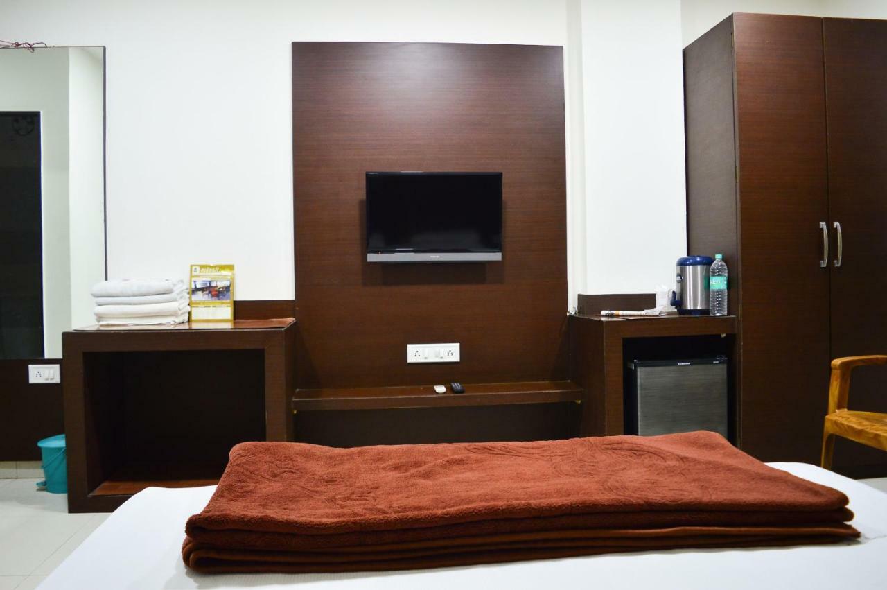 Hotel Maheshwari Avenue Удджайн Экстерьер фото