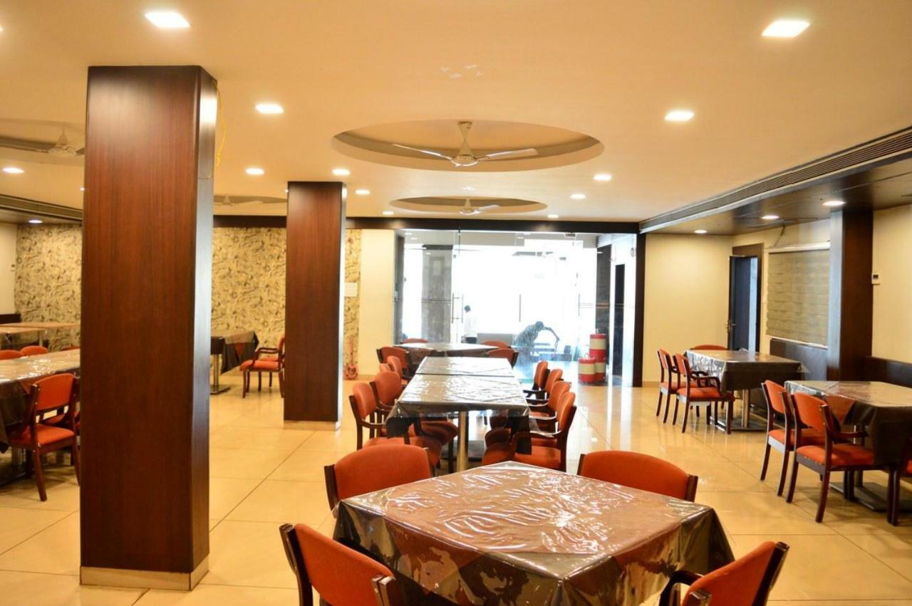 Hotel Maheshwari Avenue Удджайн Экстерьер фото